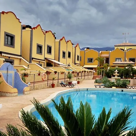апартаменты, 2 уровня, 3 спальни, до 6 человек, El Duque, Costa Adeje. *