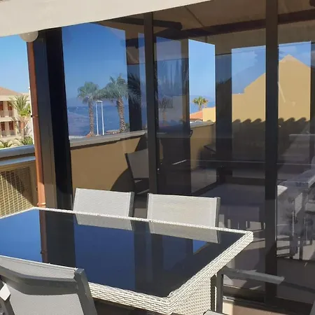 апартаменты, 2 уровня, 3 спальни, до 6 человек, El Duque, Costa Adeje. Lägenhet *